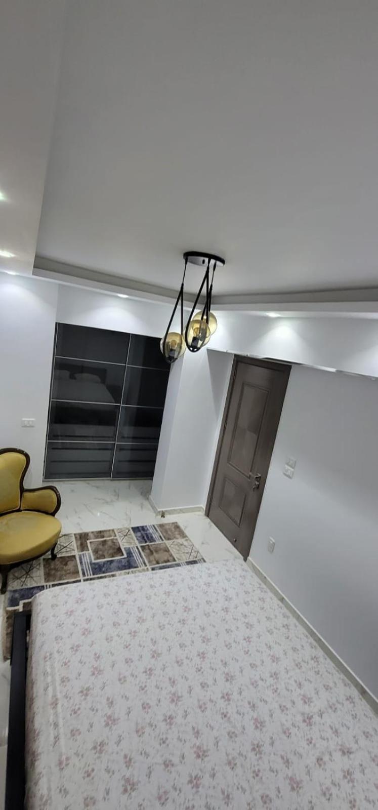 Spacious With Beautiful Garden Near Auc & Point 90 Mall In Fifth Settlement