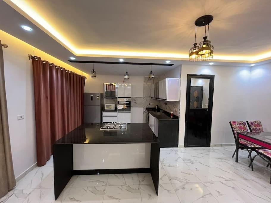 Spacious With Beautiful Garden Near Auc & Point 90 Mall In Fifth Settlement *