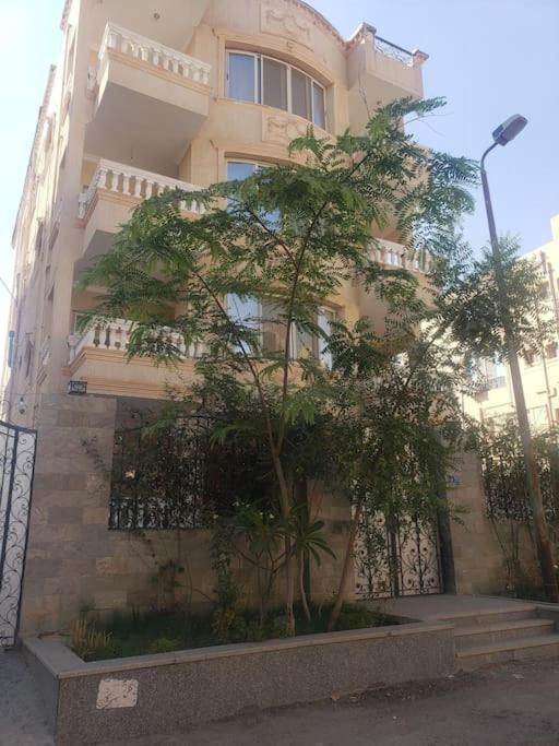 Spacious With Beautiful Garden Near Auc & Point 90 Mall In Fifth Settlement Cairo