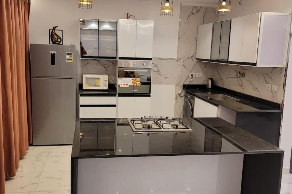 Apartment Spacious With Beautiful Garden Near Auc & Point 90 Mall In Fifth Settlement *