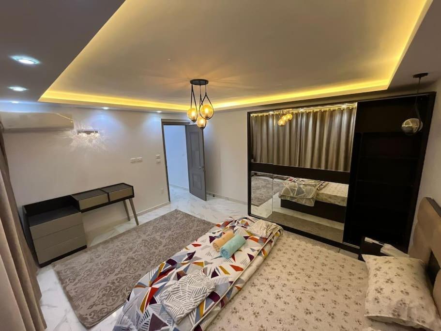 Spacious With Beautiful Garden Near Auc & Point 90 Mall In Fifth Settlement Apartment *